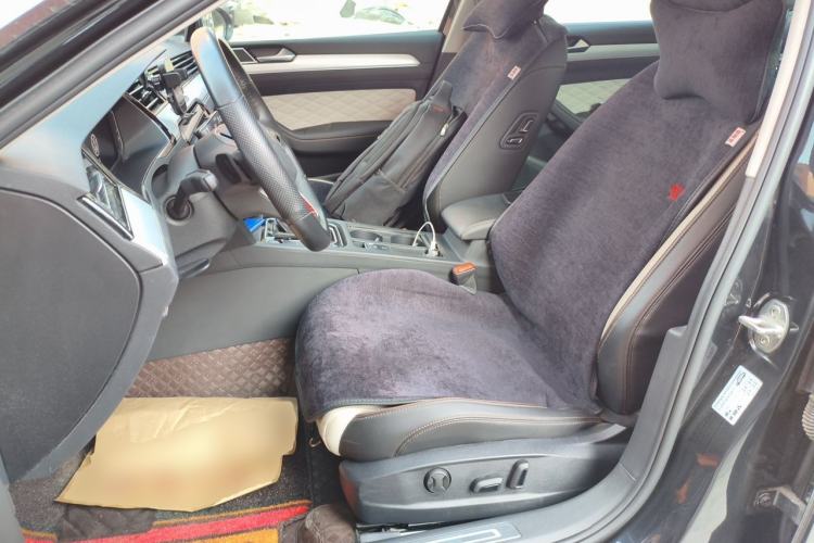 Used Volkswagen Magotan 2023 2 Million Units Commemorative Edition 330TSI DSG Luxury Version Left Front Seat