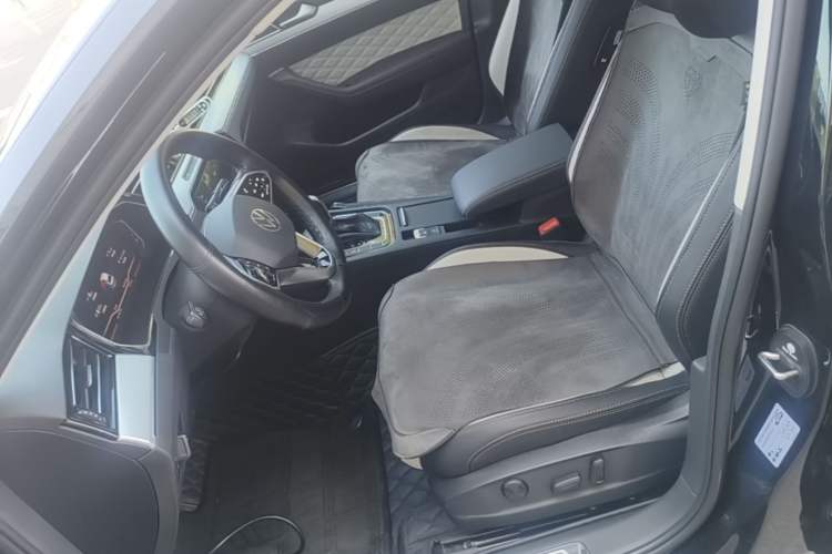 Used Volkswagen Magotan 2023 2 Million Units Commemorative Edition 330TSI DSG Luxury Version Left Front Seat