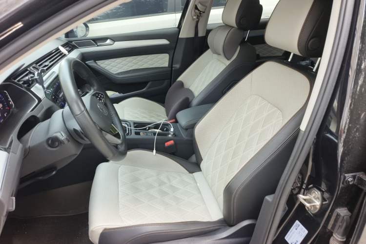 Used Volkswagen Magotan 2023 2 Million Units Commemorative Edition 330TSI DSG Luxury Version Left Front Seat