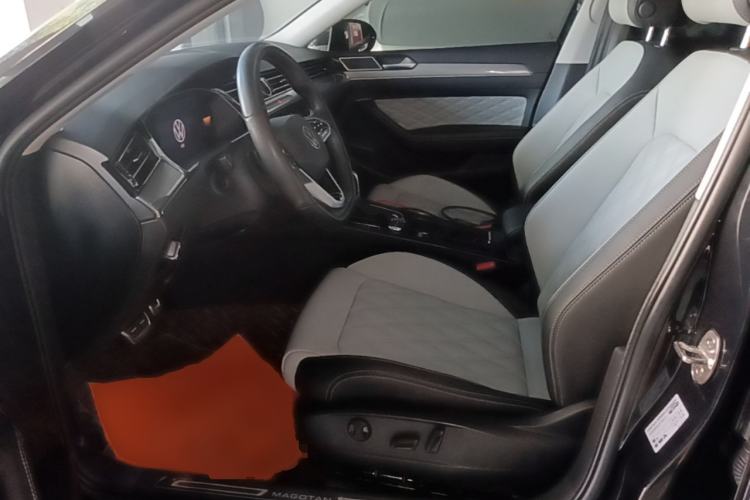 Used Volkswagen Magotan 2023 2 Million Units Limited Edition 330TSI DSG Leading Version Left Front Seat