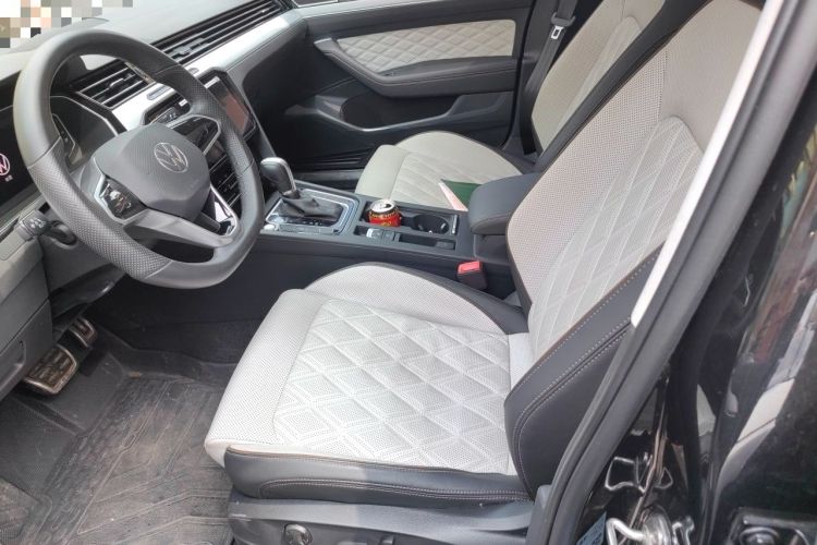 Used Volkswagen Magotan 2023 2 Million Units Commemorative Edition 330TSI DSG Luxury Version Left Front Seat