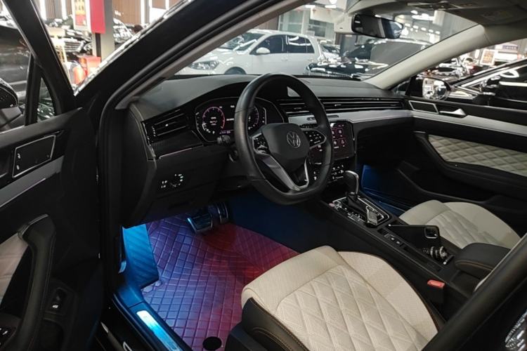 Used Volkswagen Magotan 2023 2 Million Units Commemorative Edition 330TSI DSG Luxury Version Left Front Seat