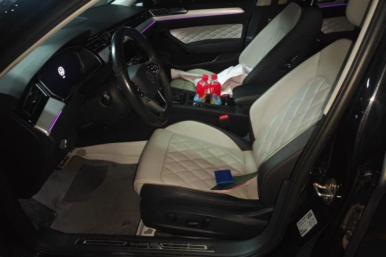 Used Volkswagen Magotan 2023 2 Million Units Commemorative Edition 330TSI DSG Luxury Version Left Front Seat