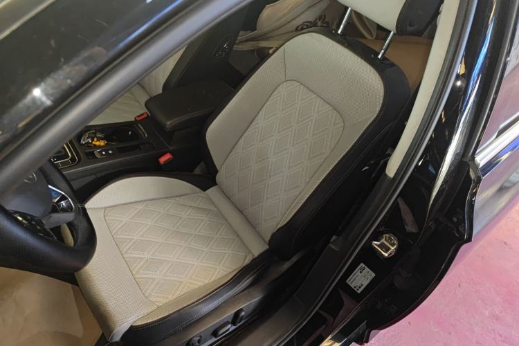 Used Volkswagen Magotan 2023 2 Million Units Commemorative Edition 330TSI DSG Luxury Version Left Front Seat