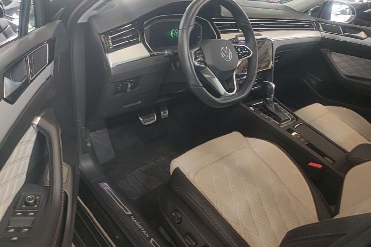 Used Volkswagen Magotan 2023 2 Million Units Commemorative Edition 330TSI DSG Luxury Version Left Front Seat