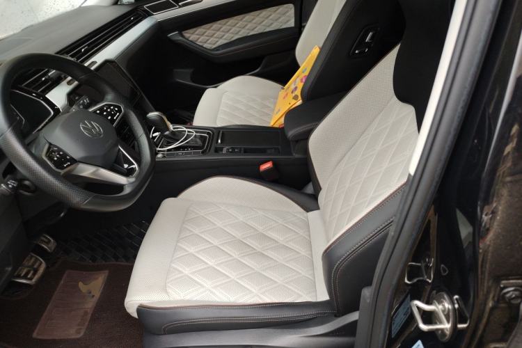 Used Volkswagen Magotan 2023 2 Million Units Commemorative Edition 330TSI DSG Luxury Version Left Front Seat