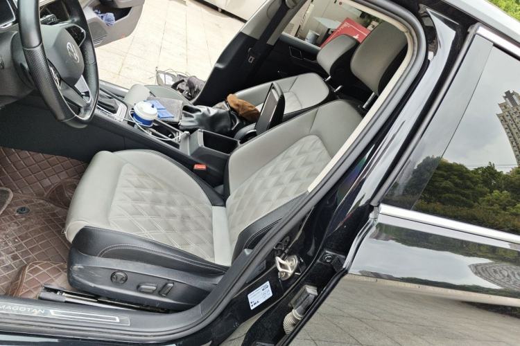 Used Volkswagen Magotan 2023 2 Million Units Limited Edition 330TSI DSG Leading Version Left Front Seat