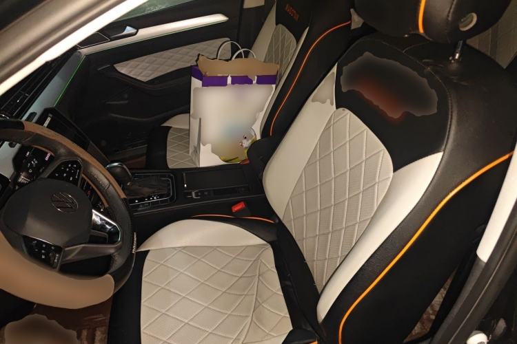 Used Volkswagen Magotan 2023 2 Million Units Commemorative Edition 330TSI DSG Luxury Version Left Front Seat