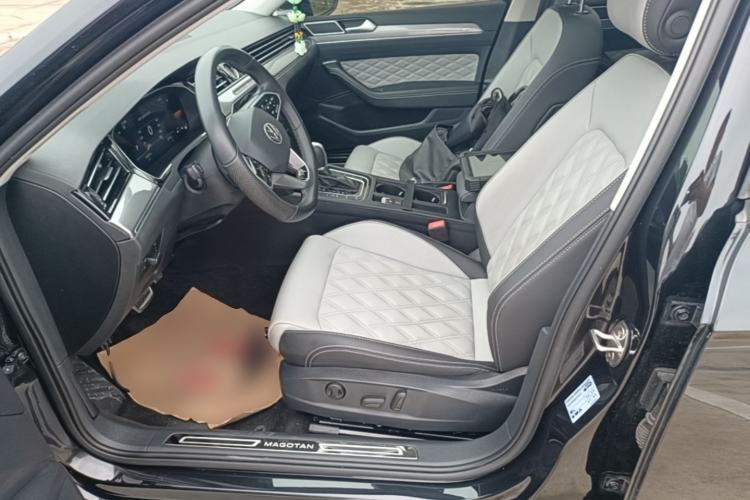 Used Volkswagen Magotan 2023 2 Million Units Limited Edition 330TSI DSG Leading Version Left Front Seat
