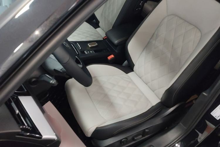 Used Volkswagen Magotan 2023 2 Million Units Commemorative Edition 330TSI DSG Luxury Version Left Front Seat