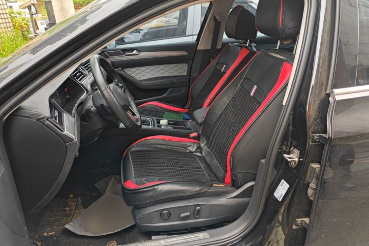 Used Volkswagen Magotan 2023 2 Million Units Limited Edition 330TSI DSG Leading Version Left Front Seat