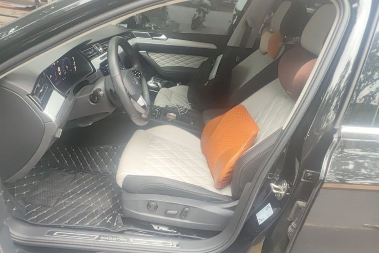 Used Volkswagen Magotan 2023 2 Million Units Commemorative Edition 330TSI DSG Luxury Version Left Front Seat