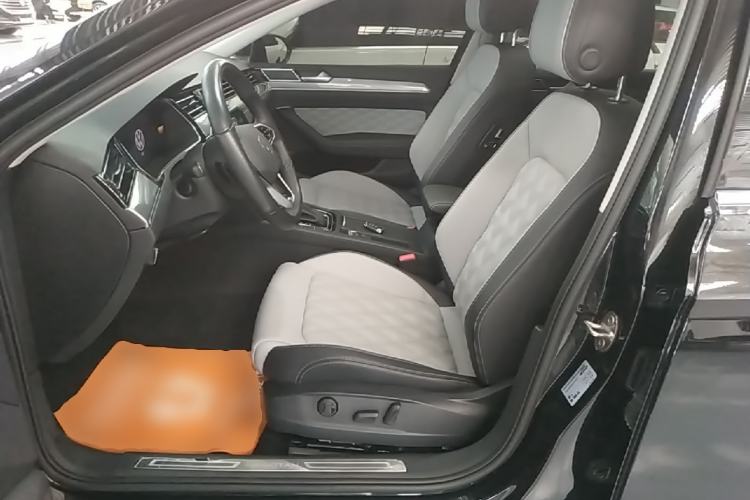 Used Volkswagen Magotan 2023 2 Million Units Limited Edition 330TSI DSG Leading Version Left Front Seat