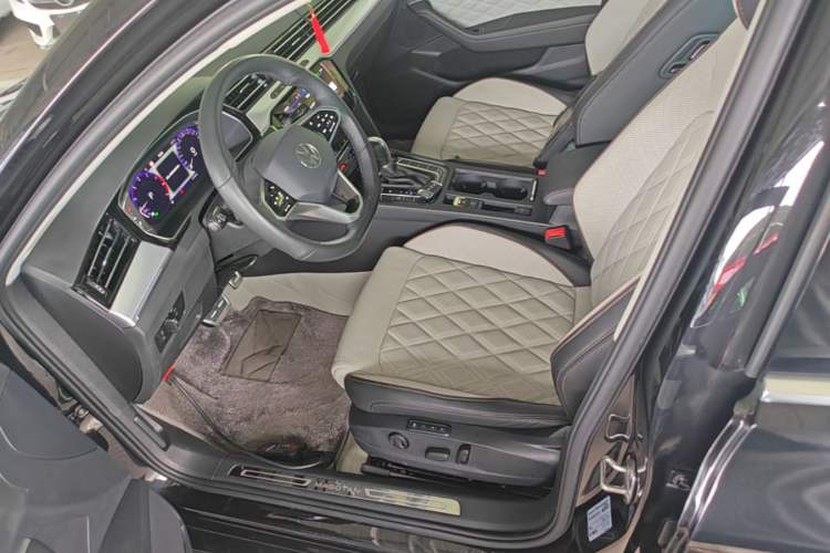 Used Volkswagen Magotan 2023 2 Million Units Limited-Edition 380TSI DSG Flagship Version Left Front Seat