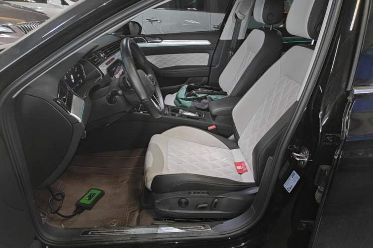 Used Volkswagen Magotan 2023 2 Million Units Limited-Edition 380TSI DSG Flagship Version Left Front Seat
