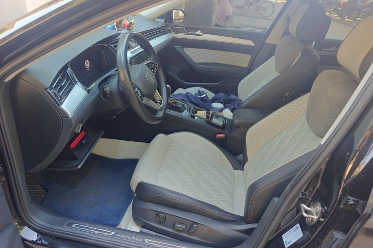 Used Volkswagen Magotan 2023 2 Million Units Commemorative Edition 330TSI DSG Luxury Version Left Front Seat