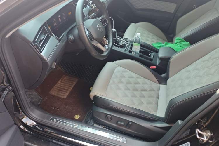 Used Volkswagen Magotan 2023 2 Million Units Limited Edition 330TSI DSG Leading Version Left Front Seat