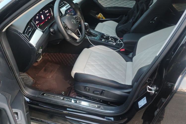Used Volkswagen Magotan 2023 2 Million Units Commemorative Edition 330TSI DSG Luxury Version Left Front Seat