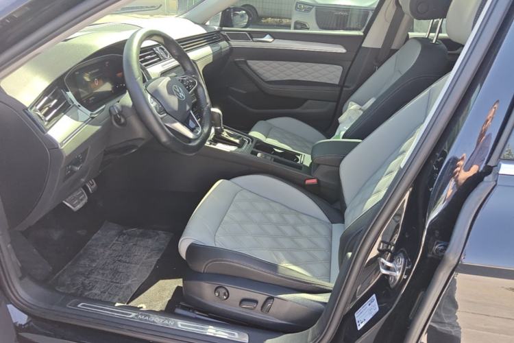Used Volkswagen Magotan 2023 2 Million Units Limited Edition 330TSI DSG Leading Version Left Front Seat