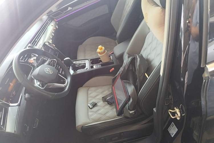 Used Volkswagen Magotan 2023 2 Million Units Limited Edition 330TSI DSG Leading Version Left Front Seat