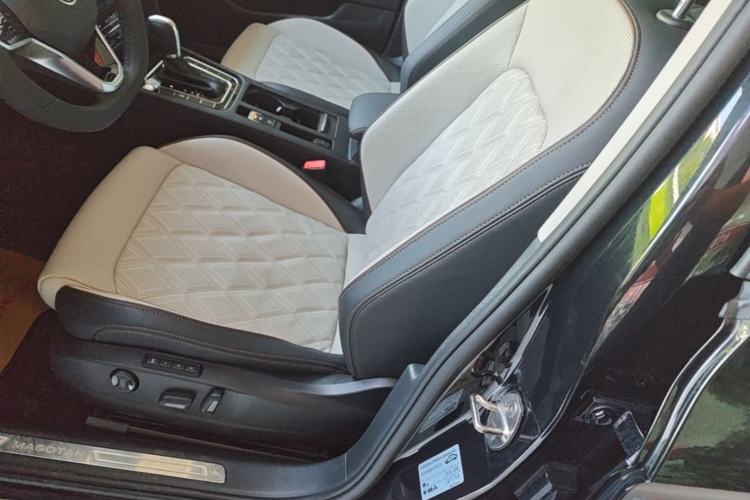 Used Volkswagen Magotan 2023 2 Million Units Limited-Edition 380TSI DSG Flagship Version Left Front Seat