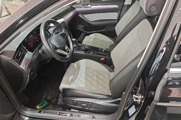 Used Volkswagen Magotan 2023 2 Million Units Limited Edition 330TSI DSG Leading Version Left Front Seat