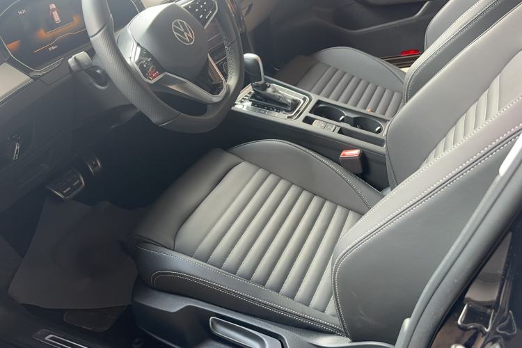 Used Volkswagen Magotan 2023 2 Million Units Limited-Edition 280TSI DSG Comfort Version Left Front Seat