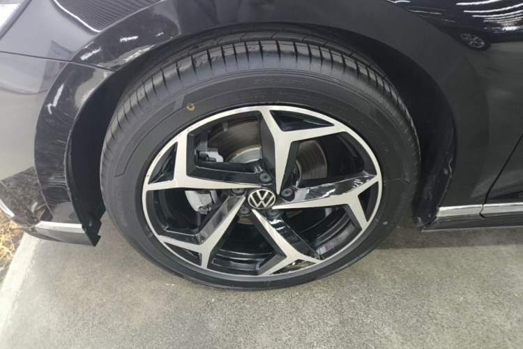 Used Volkswagen Magotan 2023 2 Million Units Limited Edition 330TSI DSG Leading Version Left Front Wheel Hub
