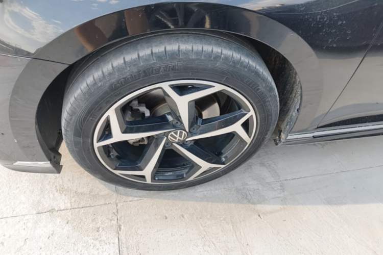 Used Volkswagen Magotan 2023 2 Million Units Limited Edition 330TSI DSG Leading Version Left Front Wheel Hub