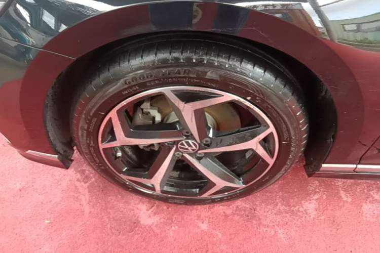 Used Volkswagen Magotan 2023 2 Million Units Commemorative Edition 330TSI DSG Luxury Version Left Front Wheel Hub