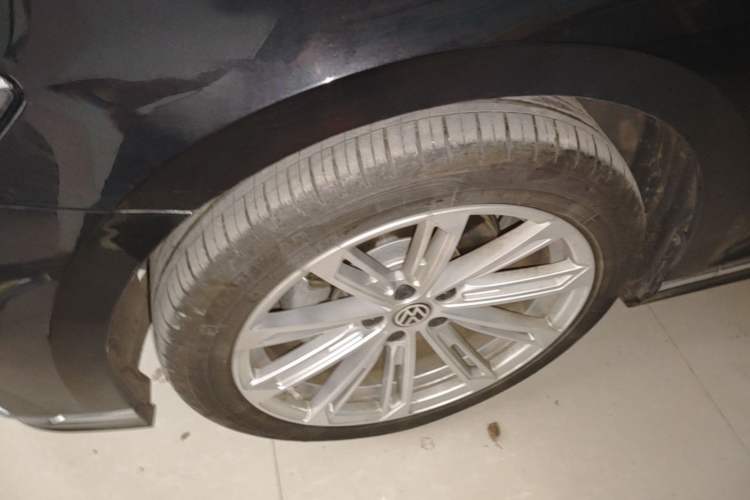Used Volkswagen Magotan 2023 2 Million Units Commemorative Edition 330TSI DSG Luxury Version Left Front Wheel Hub