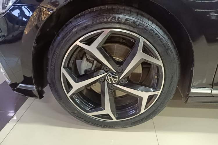 Used Volkswagen Magotan 2023 2 Million Units Limited Edition 280TSI DSG Leading Version Left Front Wheel Hub