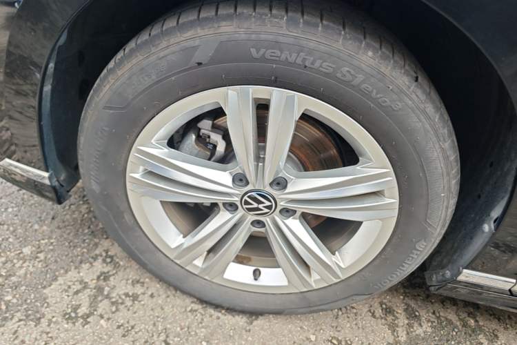 Used Volkswagen Magotan 2023 2 Million Units Limited-Edition 280TSI DSG Comfort Version Left Front Wheel Hub