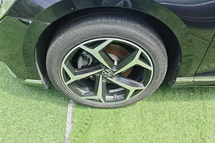 Used Volkswagen Magotan 2023 2 Million Units Limited Edition 280TSI DSG Leading Version Left Front Wheel Hub