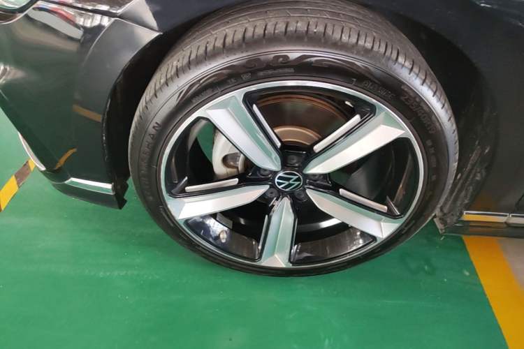 Used Volkswagen Magotan 2023 2 Million Units Limited Edition 280TSI DSG Leading Version Left Front Wheel Hub