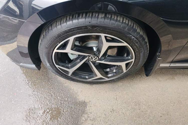 Used Volkswagen Magotan 2023 2 Million Units Commemorative Edition 330TSI DSG Luxury Version Left Front Wheel Hub