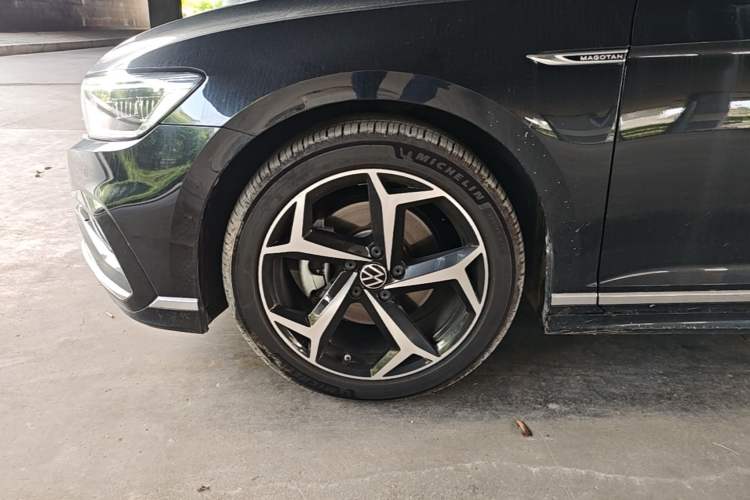Used Volkswagen Magotan 2023 2 Million Units Limited Edition 330TSI DSG Leading Version Left Front Wheel Hub