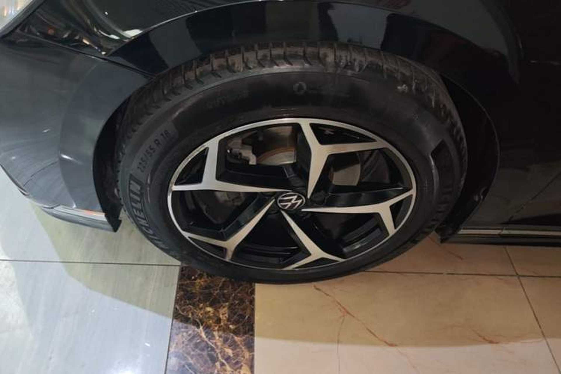 Used Volkswagen Magotan 2023 2 Million Units Limited Edition 330TSI DSG Leading Version Left Front Wheel Hub