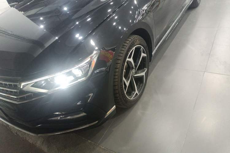 Used Volkswagen Magotan 2023 2 Million Units Limited Edition 330TSI DSG Leading Version Left Front Wheel Hub