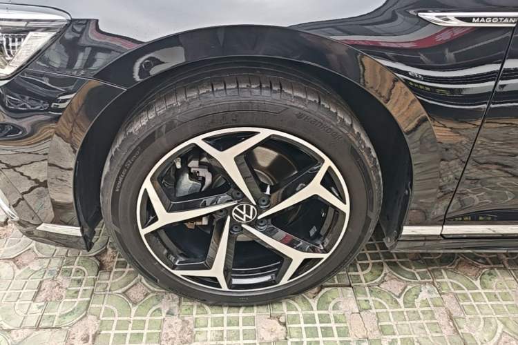 Used Volkswagen Magotan 2023 2 Million Units Commemorative Edition 330TSI DSG Luxury Version Left Front Wheel Hub