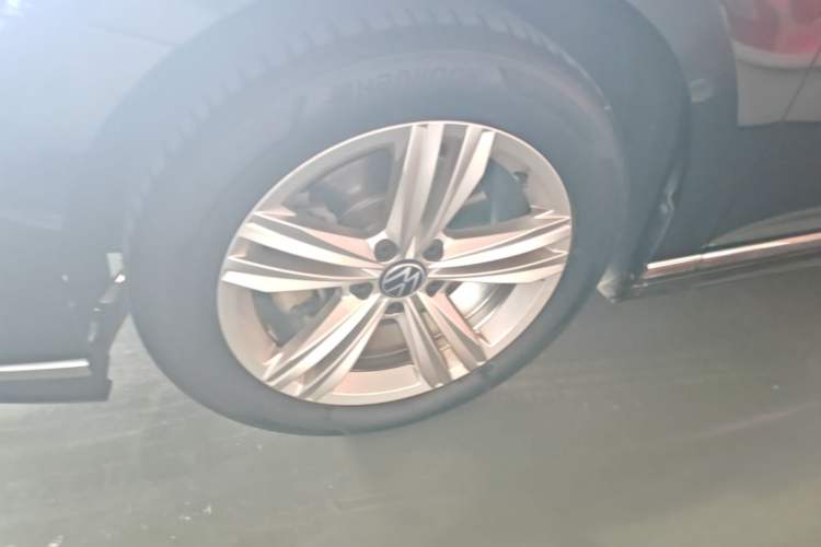 Used Volkswagen Magotan 2023 2 Million Units Limited-Edition 280TSI DSG Comfort Version Left Front Wheel Hub
