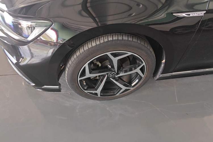 Used Volkswagen Magotan 2023 2 Million Units Limited Edition 330TSI DSG Leading Version Left Front Wheel Hub