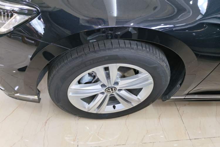 Used Volkswagen Magotan 2023 2 Million Units Limited-Edition 280TSI DSG Comfort Version Left Front Wheel Hub