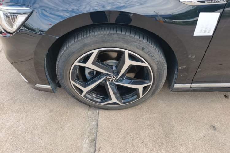 Used Volkswagen Magotan 2023 2 Million Units Limited Edition 330TSI DSG Leading Version Left Front Wheel Hub
