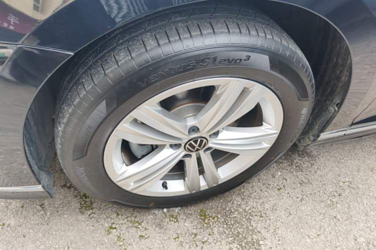 Used Volkswagen Magotan 2023 2 Million Units Limited-Edition 280TSI DSG Comfort Version Left Front Wheel Hub