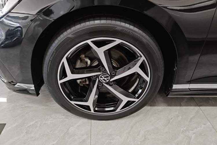 Used Volkswagen Magotan 2023 2 Million Units Limited Edition 330TSI DSG Leading Version Left Front Wheel Hub