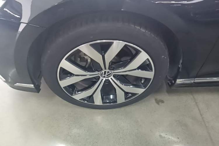 Used Volkswagen Magotan 2023 2 Million Units Limited Edition 330TSI DSG Leading Version Left Front Wheel Hub
