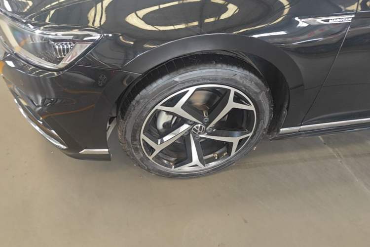 Used Volkswagen Magotan 2023 2 Million Units Limited Edition 330TSI DSG Leading Version Left Front Wheel Hub