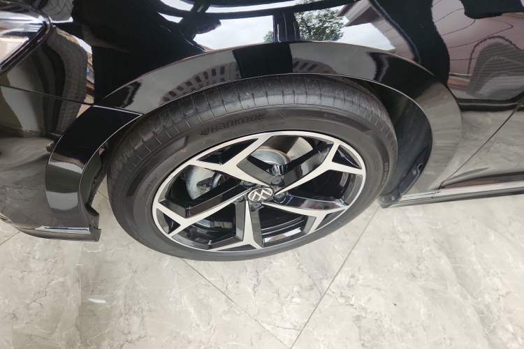 Used Volkswagen Magotan 2023 2 Million Units Limited Edition 330TSI DSG Leading Version Left Front Wheel Hub