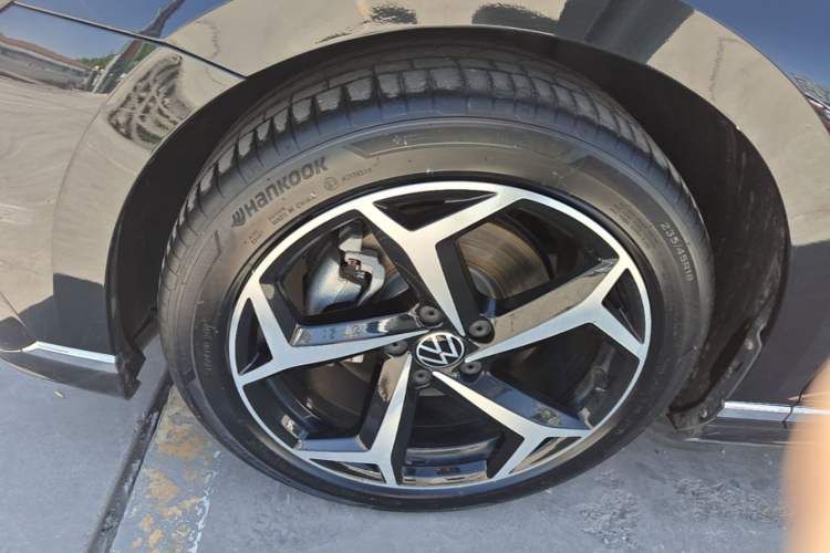 Used Volkswagen Magotan 2023 2 Million Units Limited Edition 330TSI DSG Leading Version Left Front Wheel Hub